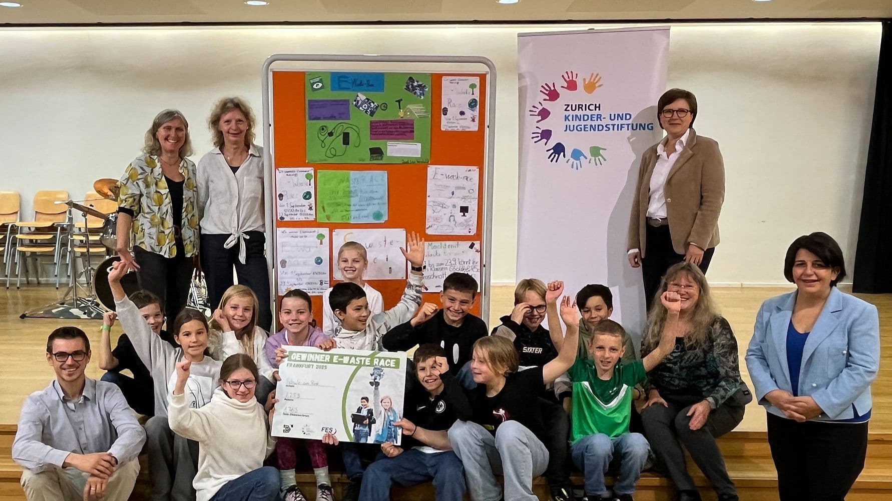 E-waste race: skolans triumf för miljön