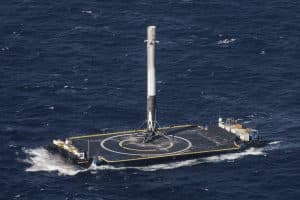 SpaceX-aktien sjunker under IPO-priset — Cathie Wood köper för 51 miljoner dollar