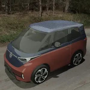 En liten Volkswagen med soltak parkerad på en väg.