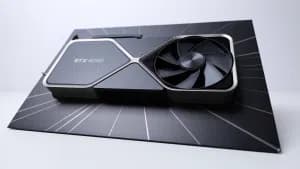 NVIDIA RTX 4090 grafikkort på en svart bakgrund.