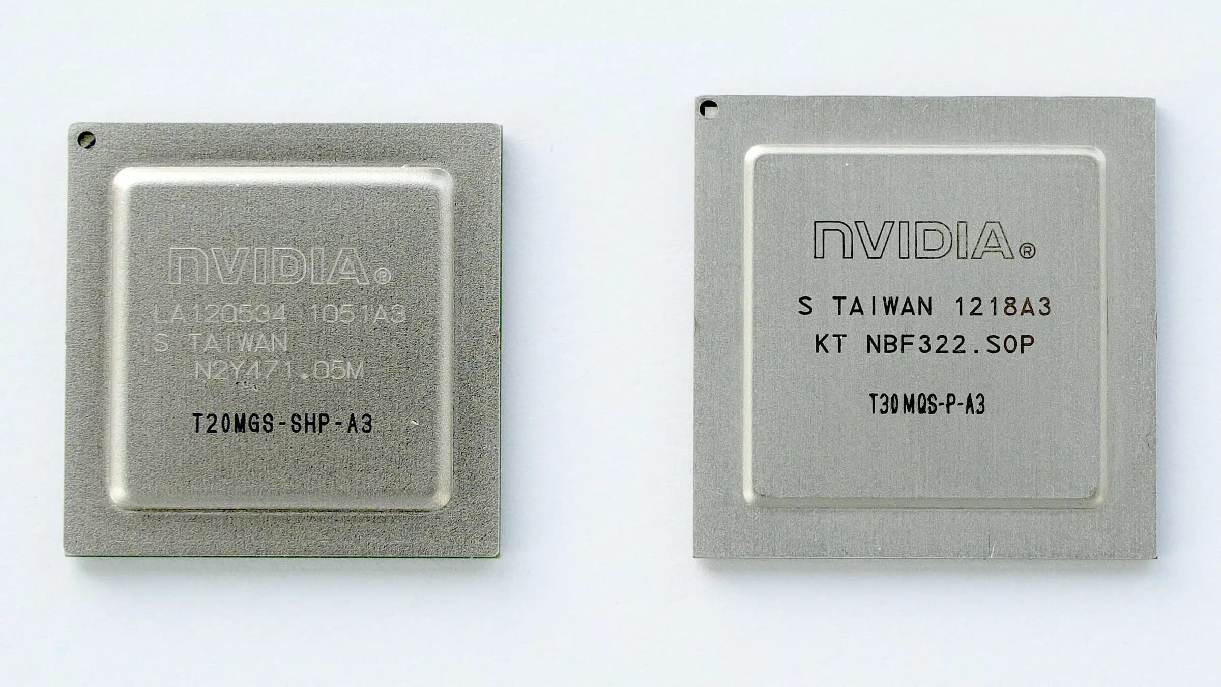 Två Nvidia-chip, T20 och T30, på en vit bakgrund.