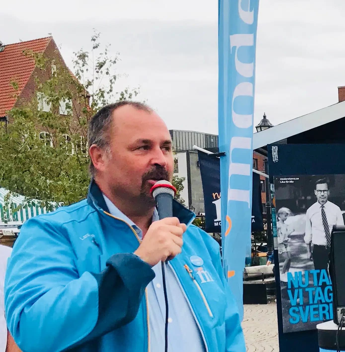 Lars Püss talar under valrörelsen 2018.