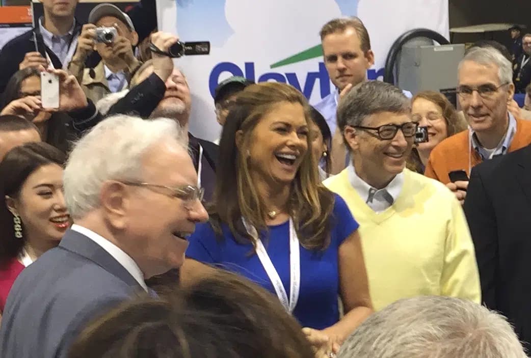 Warren Buffett och Bill Gates vid ett evenemang.